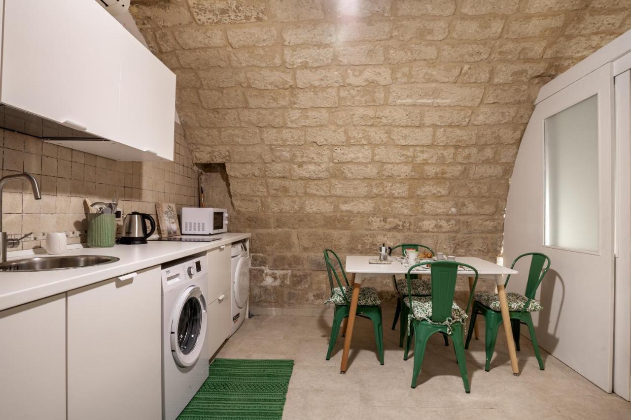 La Pergola Apt In The Heart Of Bari Exterior photo