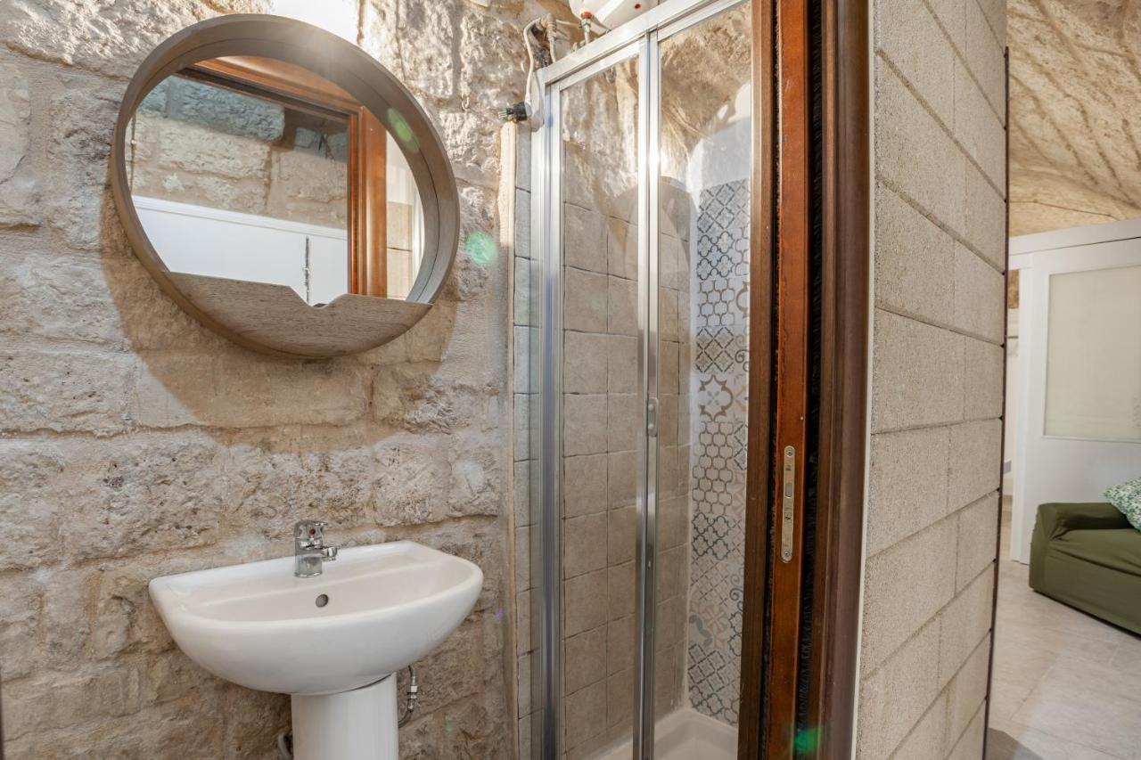 La Pergola Apt In The Heart Of Bari Exterior photo